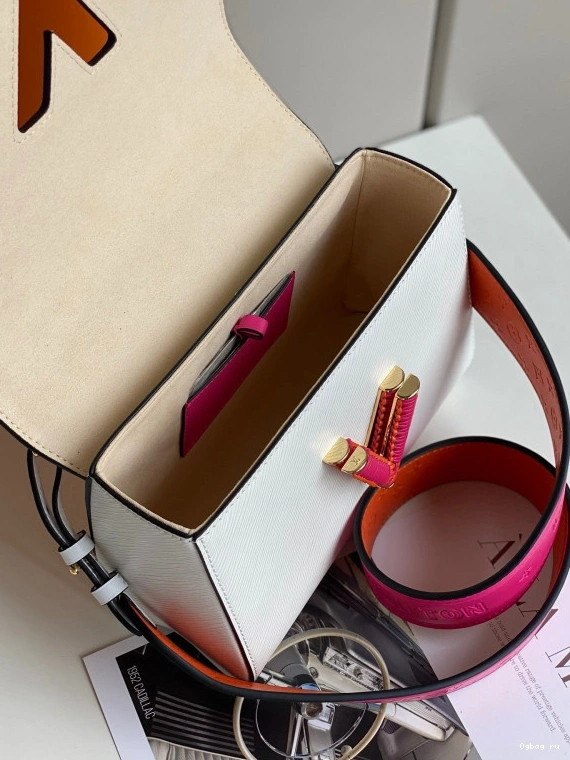 LOUIS VUITTON TWIST MM 0805